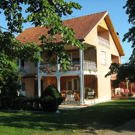 Apartments Domacinstvo Nikolic Valjevo Exterior foto