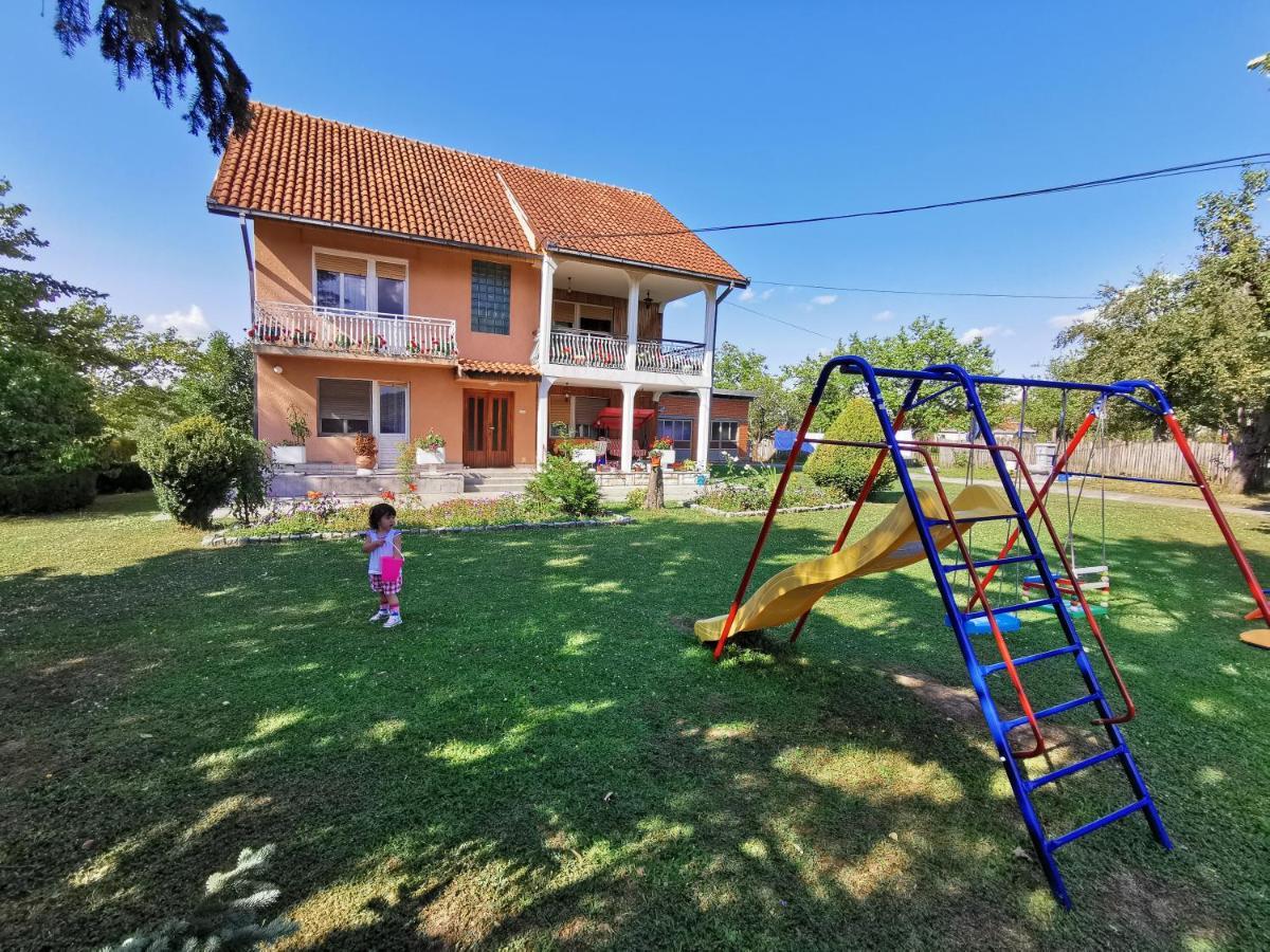 Apartments Domacinstvo Nikolic Valjevo Exterior foto