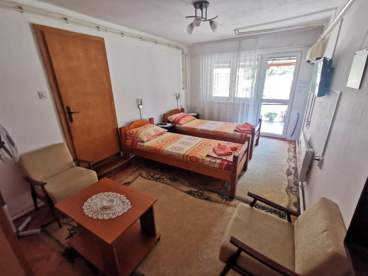 Apartments Domacinstvo Nikolic Valjevo Exterior foto